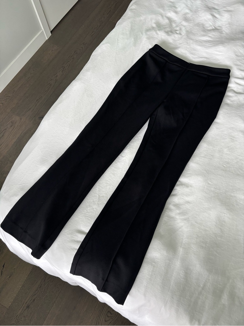 Wilfred (Aritzia) Black High-Waisted Flared Dress Pants - Size 6